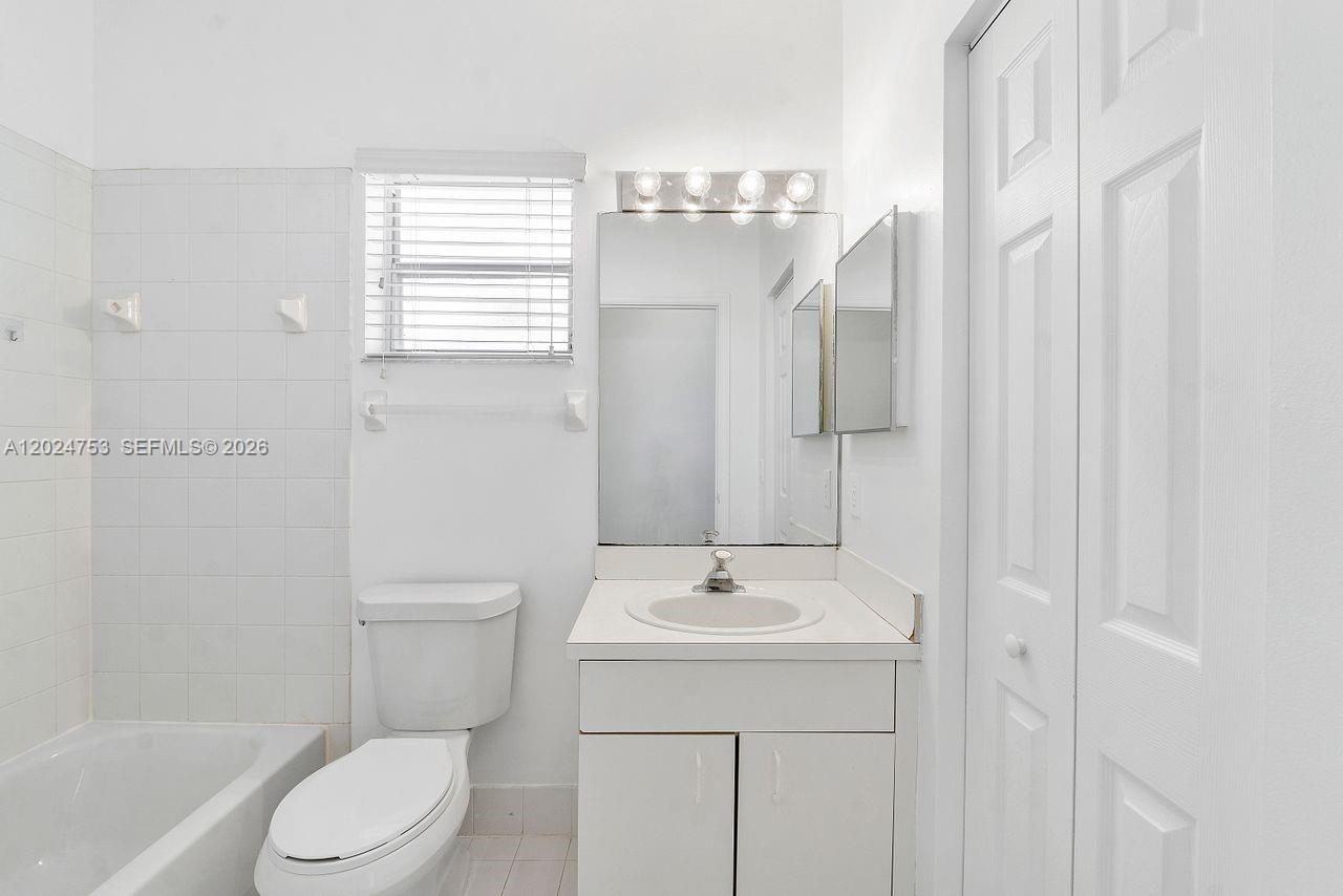 16035 Emerald Cove Road Weston, FL 33331 - Photo 29 of 36