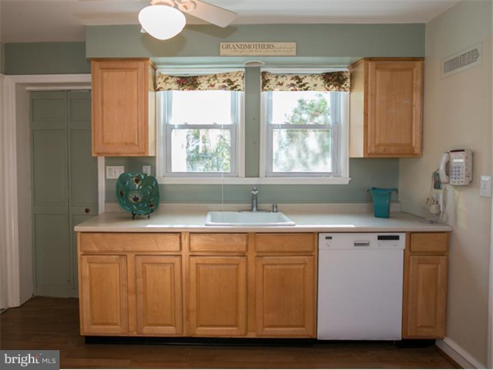 808 Hopkins Road Audubon, NJ 08106 - Photo 6 of 25 Gallery Image 6