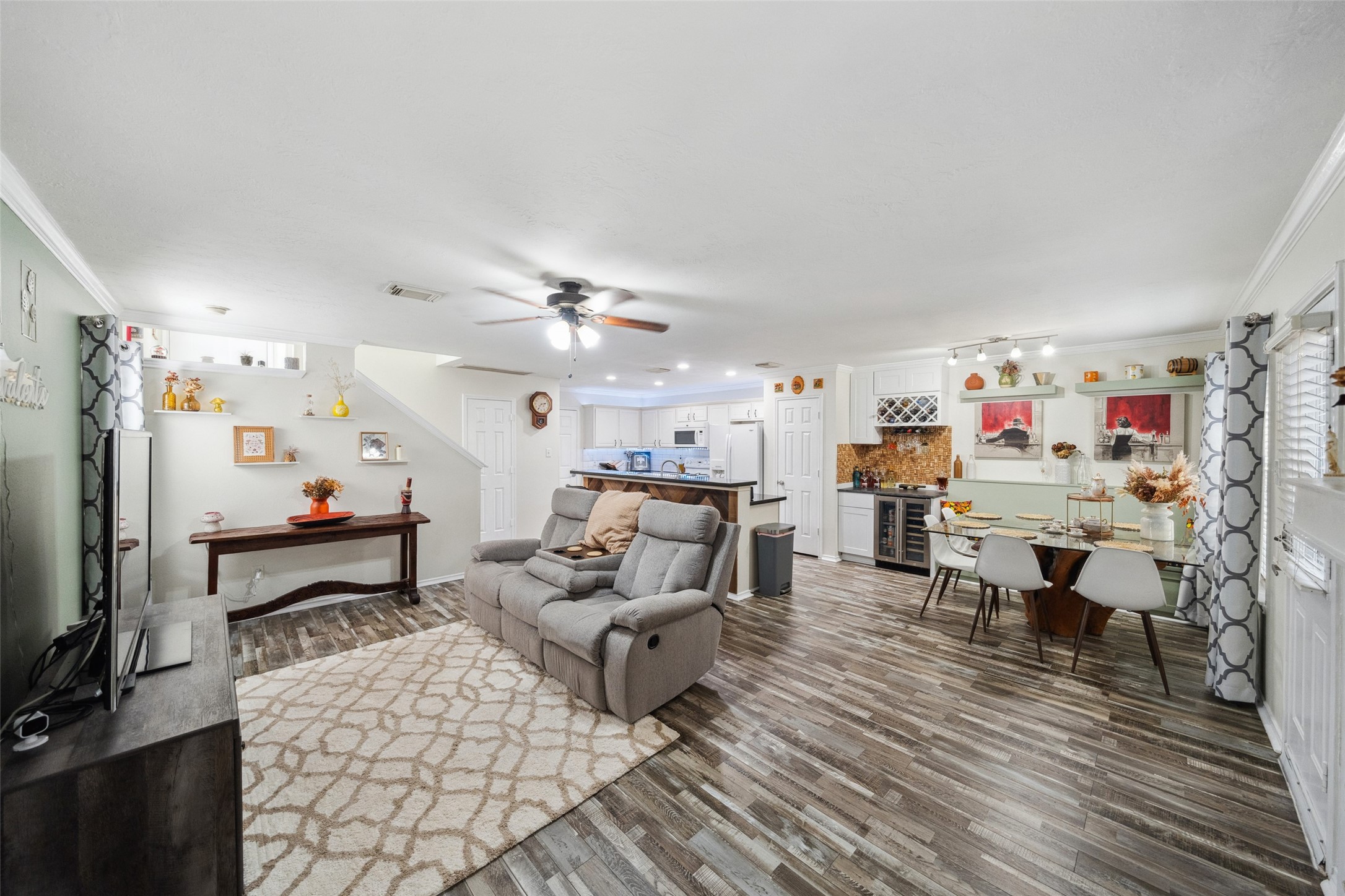38 Wineberry Place Spring, TX 77382 - Photo 14 of 32 a living room with furniture and a flat screen tv