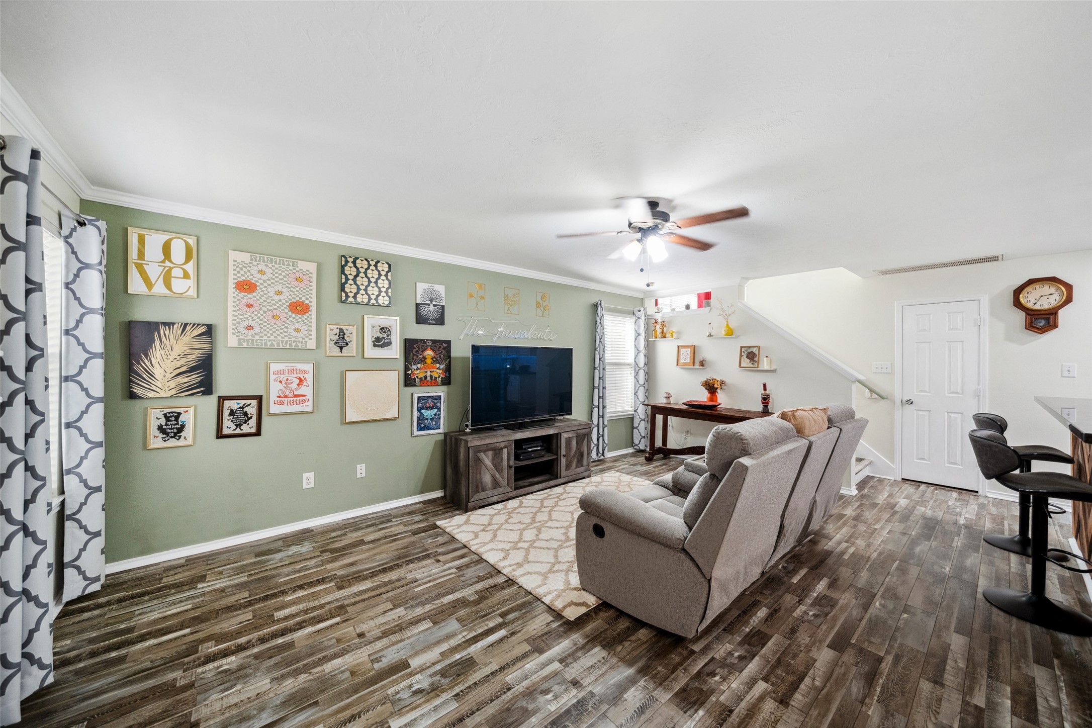 38 Wineberry Place Spring, TX 77382 - Photo 18 of 32 a living room with furniture and a flat screen tv