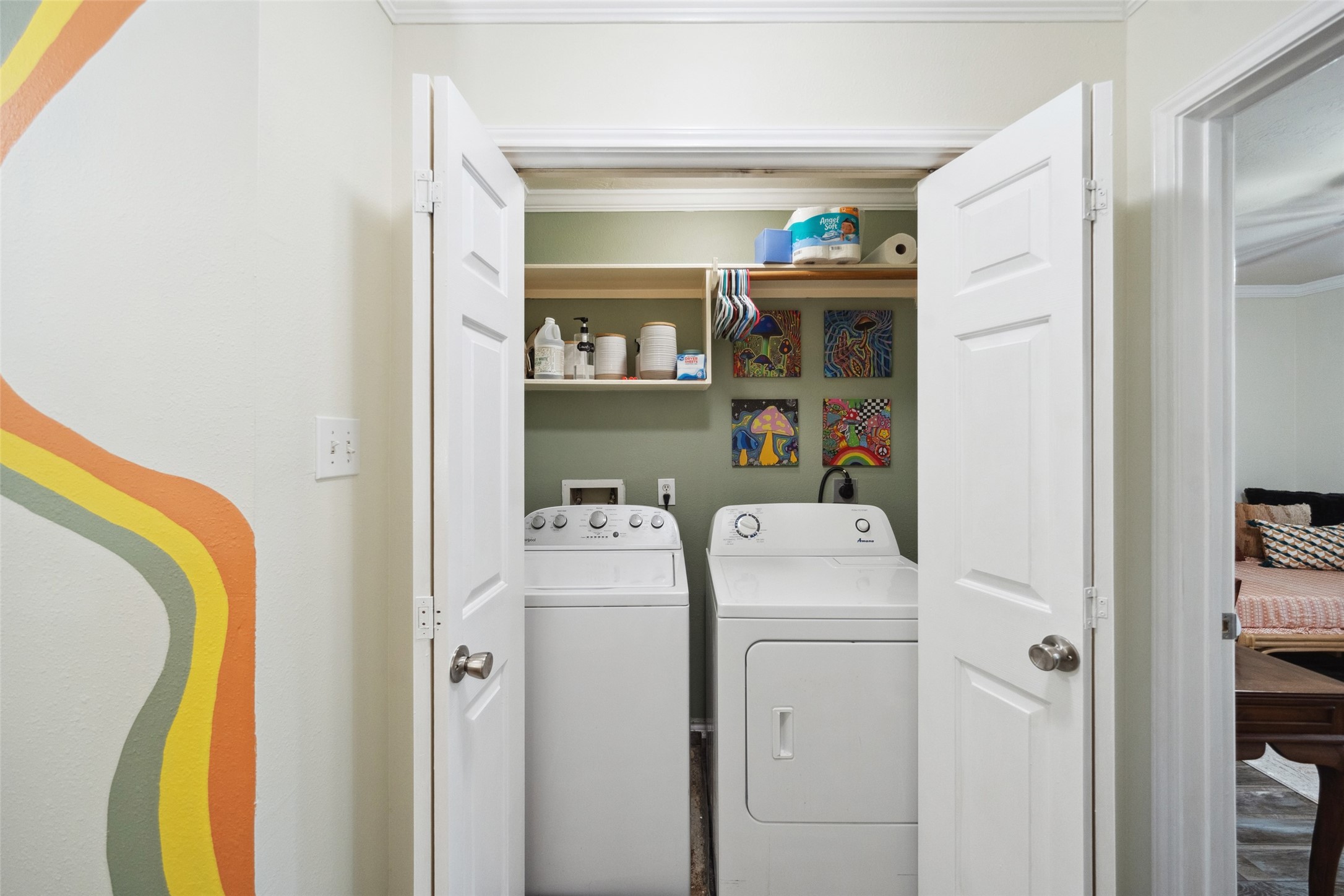 38 Wineberry Place Spring, TX 77382 - Photo 28 of 32 a utility room with dryer and washer