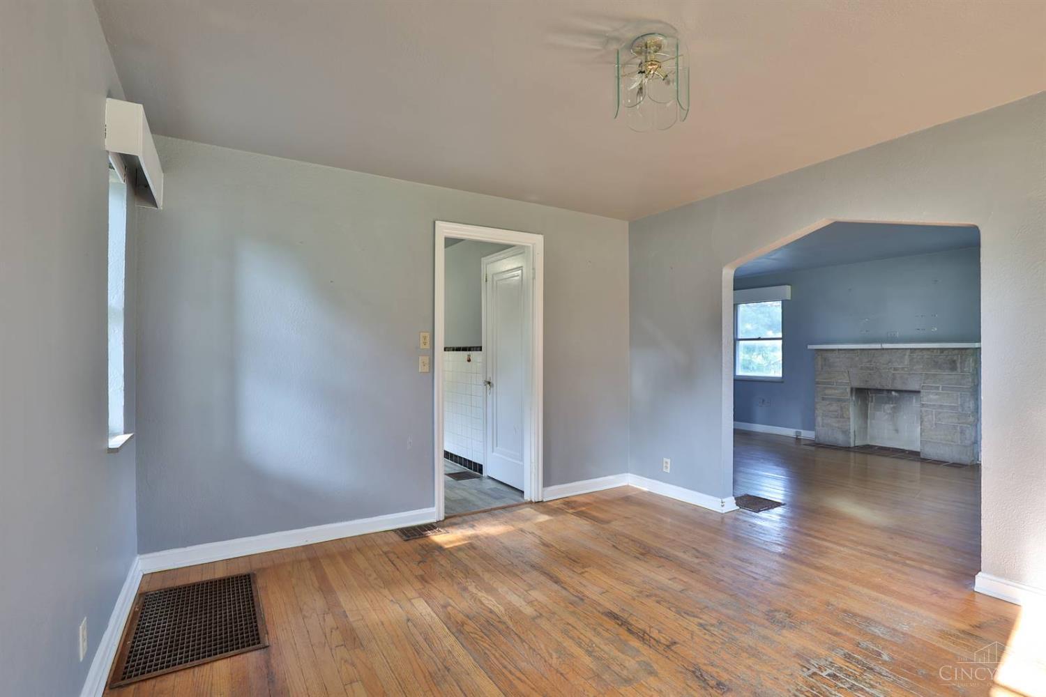 3675 Hubble Road Cincinnati, OH 45247 - Photo 9 of 25