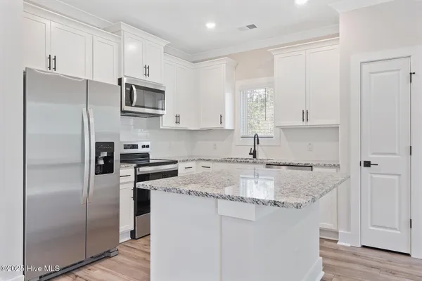 $364,900 | 146 Umbrella Palm Drive, Hampstead, NC 28443