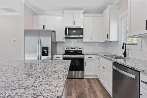 $364,900 | 146 Umbrella Palm Drive, Hampstead, NC 28443
