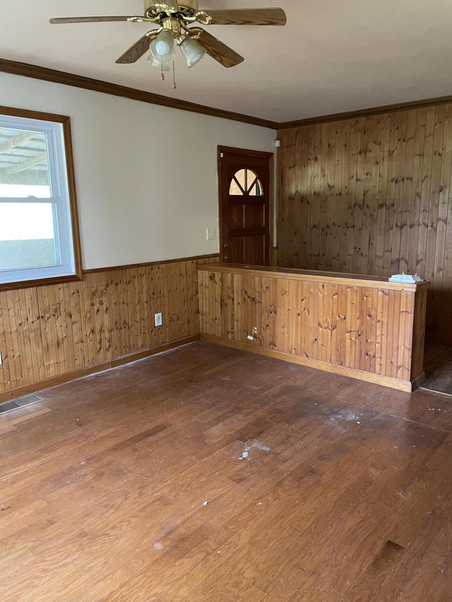 329 Cumberland View Road Clinton, TN 37716 - Photo 8 of 26 28C5DF80-737F-4AFC-A883-27A4D71A9695