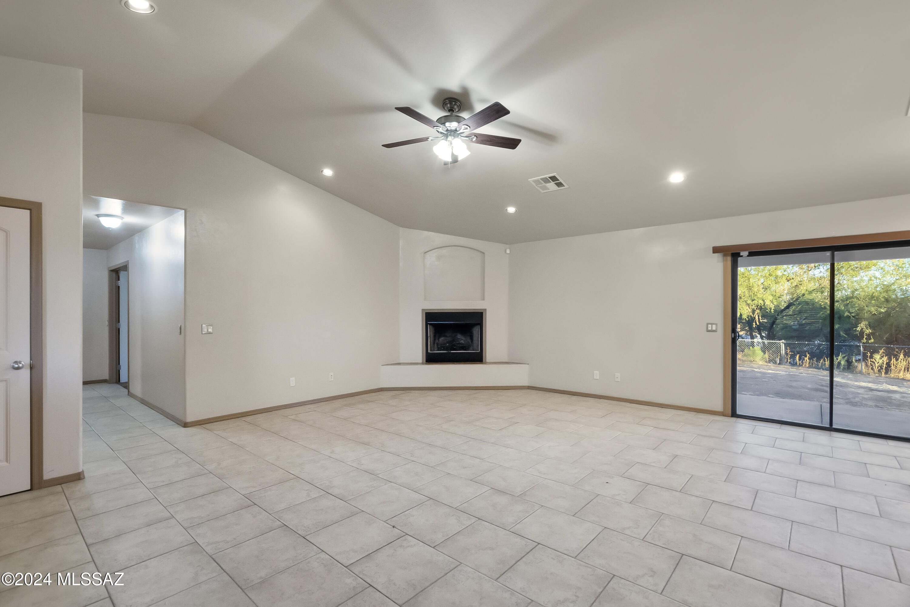 1226 Circulo Aguilar Rio Rico, AZ 85648 - Photo 9 of 34 Gallery Image 9