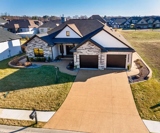 $697,777 | 2065 Chadwick Drive, Newburgh, IN 47630