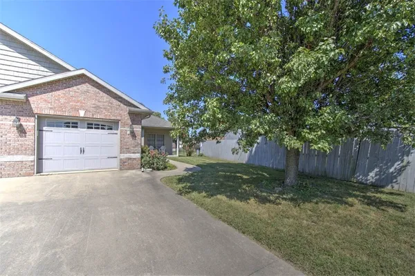 $165,000 | 1354 Kays Court, Mount Zion, IL 62549