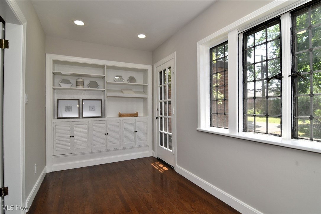 16722 Holbrook Road Cleveland, OH 44120 - Photo 7 of 30 Gallery Image 7