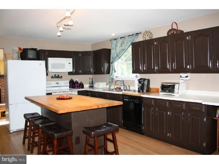 114 Coldstream Road Phoenixville, PA 19460 - Photo 4 of 24 Kitchen