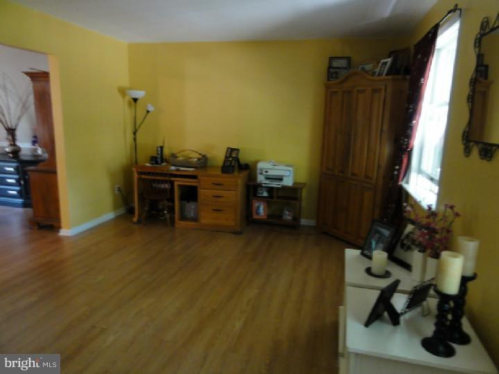 114 Coldstream Road Phoenixville, PA 19460 - Photo 10 of 24 Living Room