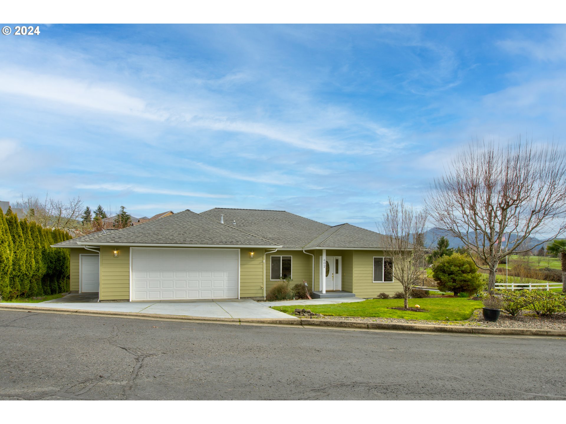 602 Divot Loop Sutherlin, OR 97479 - Photo 5 of 47 Gallery Image 5