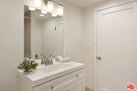$3,249,000 | 3401 Keeshen Drive, Los Angeles, CA 90066
