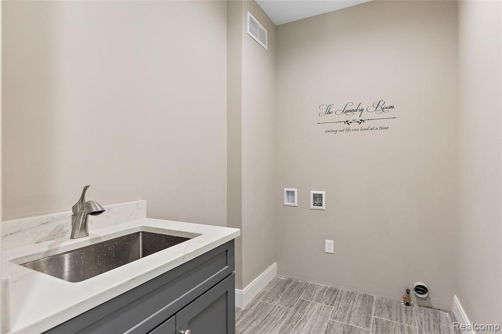 3894 Albatross Court, Unit 14 Rochester, MI 48309 - Photo 25 of 40