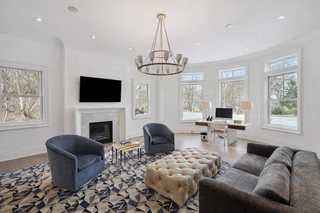 $8,500,000 | 9 Seaponack Drive, Sag Harbor, NY 11963