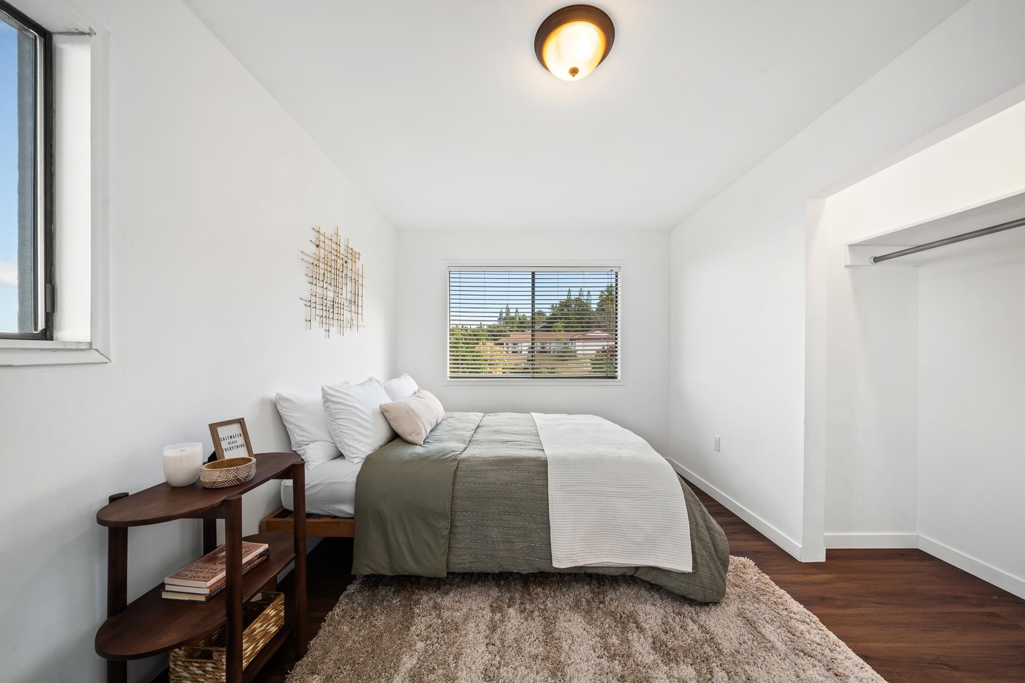 84 Mano Drive Kula, HI 96790 - Photo 15 of 25 a bed room with a bed and a window