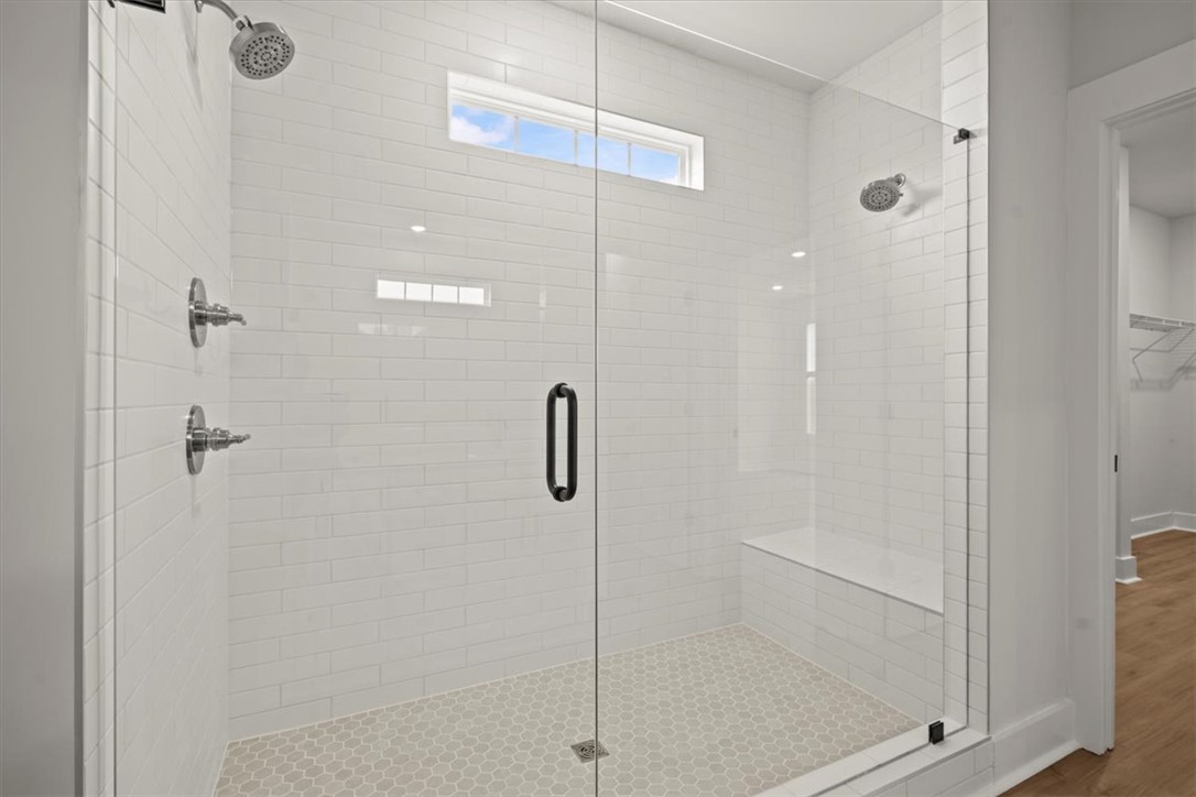 513 Grasshopper Court Anderson, SC 29621 - Photo 19 of 39 Expansive Primary shower