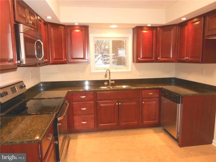 29 Harvest Road Levittown, PA 19056 - Photo 2 of 20 Gallery Image 2