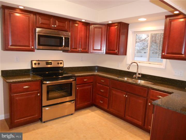29 Harvest Road Levittown, PA 19056 - Photo 13 of 20 Gallery Image 13