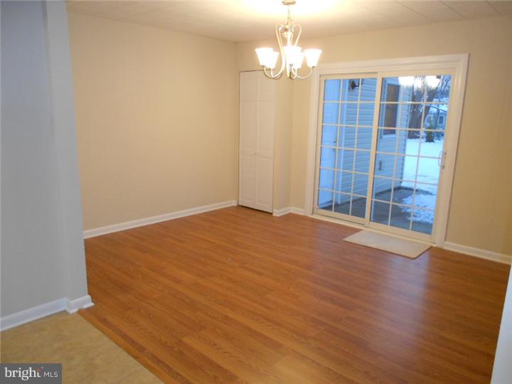 29 Harvest Road Levittown, PA 19056 - Photo 3 of 20 Gallery Image 3