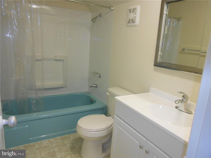 29 Harvest Road Levittown, PA 19056 - Photo 8 of 20 Gallery Image 8