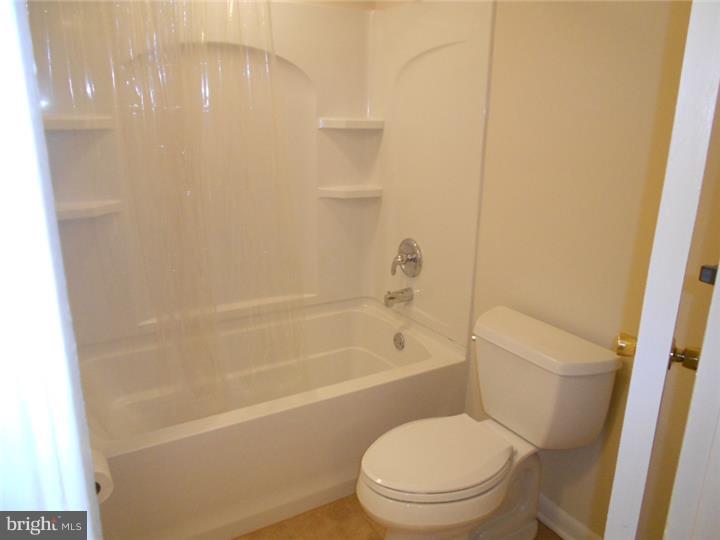 29 Harvest Road Levittown, PA 19056 - Photo 9 of 20 Gallery Image 9