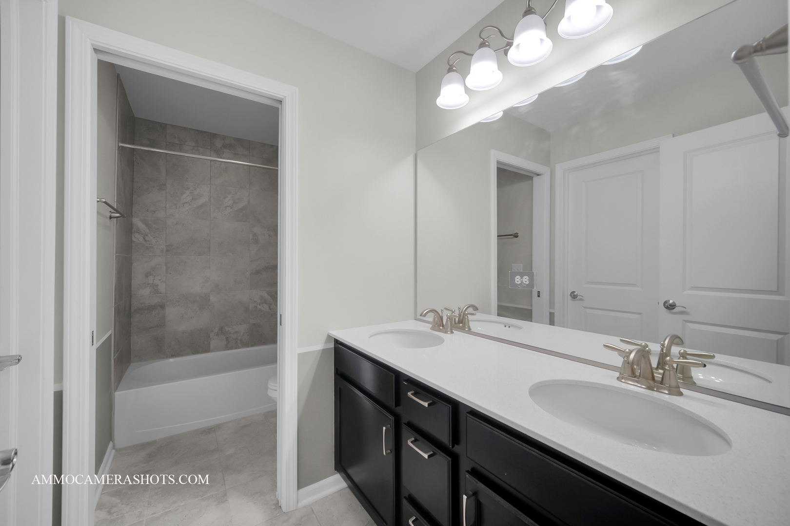 4324 Conifer Road Naperville, IL 60564 - Photo 32 of 43 Gallery Image 32