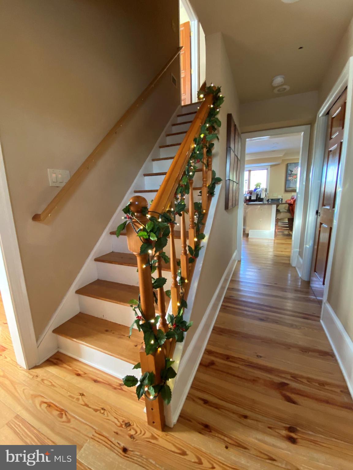 364 Johnson Road Sicklerville, NJ 08081 - Photo 3 of 28 Foyer