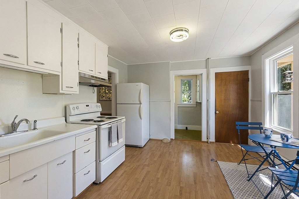 26 Laws Brook Road Concord, MA 01742 - Photo 16 of 38 Gallery Image 16