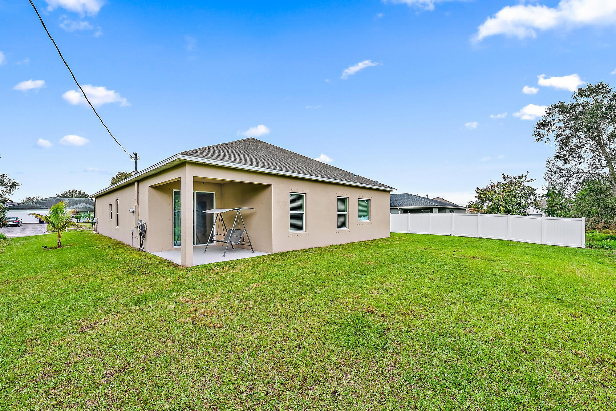 683 Southwest Jada Road Port St. Lucie, FL 34953 - Photo 5 of 26 683 SW Jada Rd -5