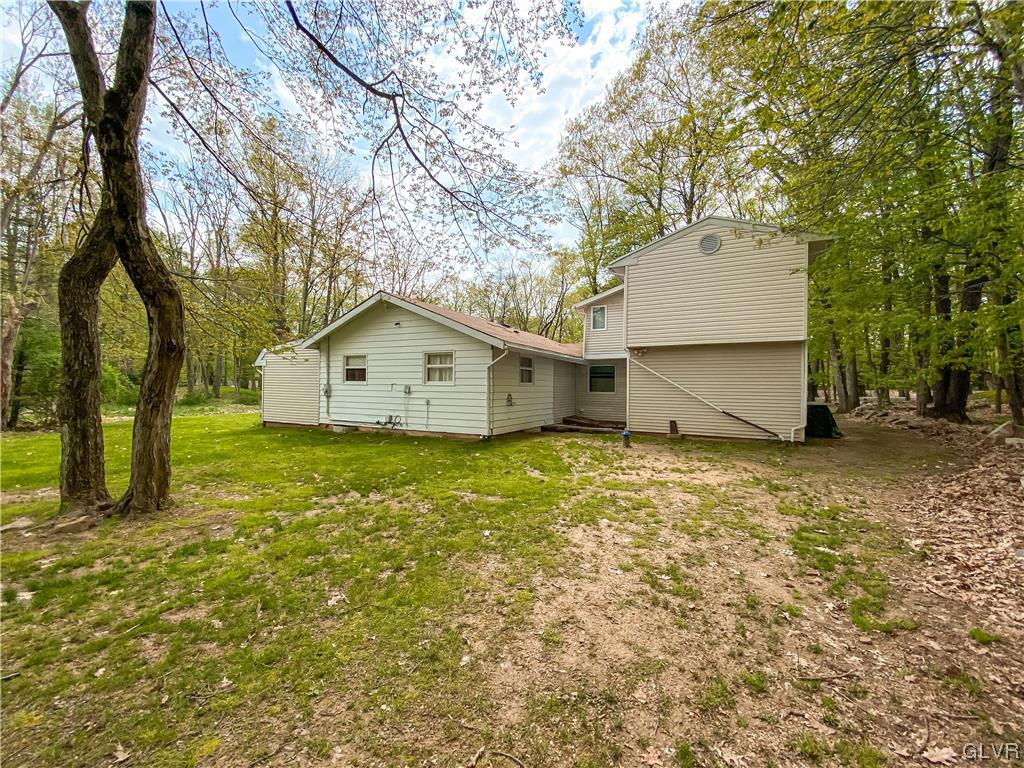 6529 Laurel Road Pocono Summit, PA 18346 - Photo 32 of 37 Gallery Image 32