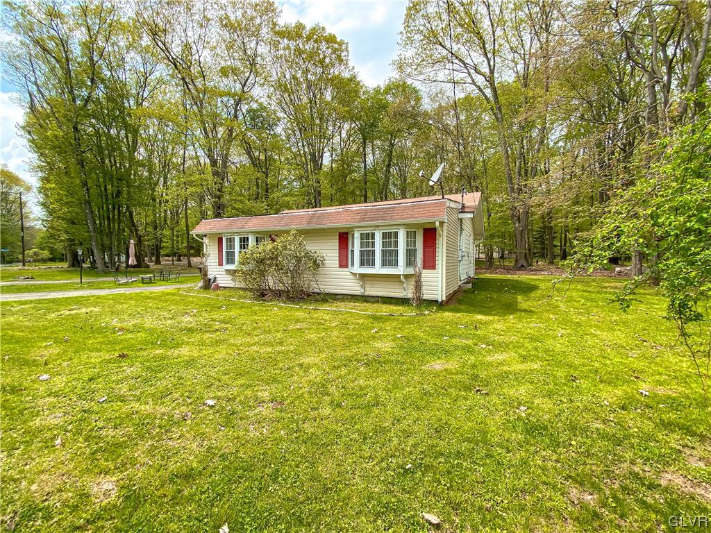 6529 Laurel Road Pocono Summit, PA 18346 - Photo 33 of 37 Gallery Image 33