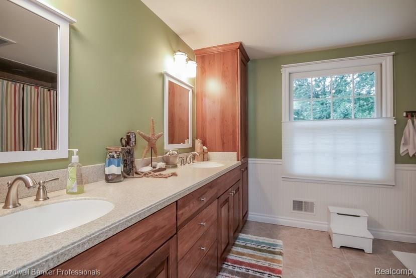 111 Manor Road Bloomfield Hills, MI 48304 - Photo 40 of 65 044-1234076-mls.jpg