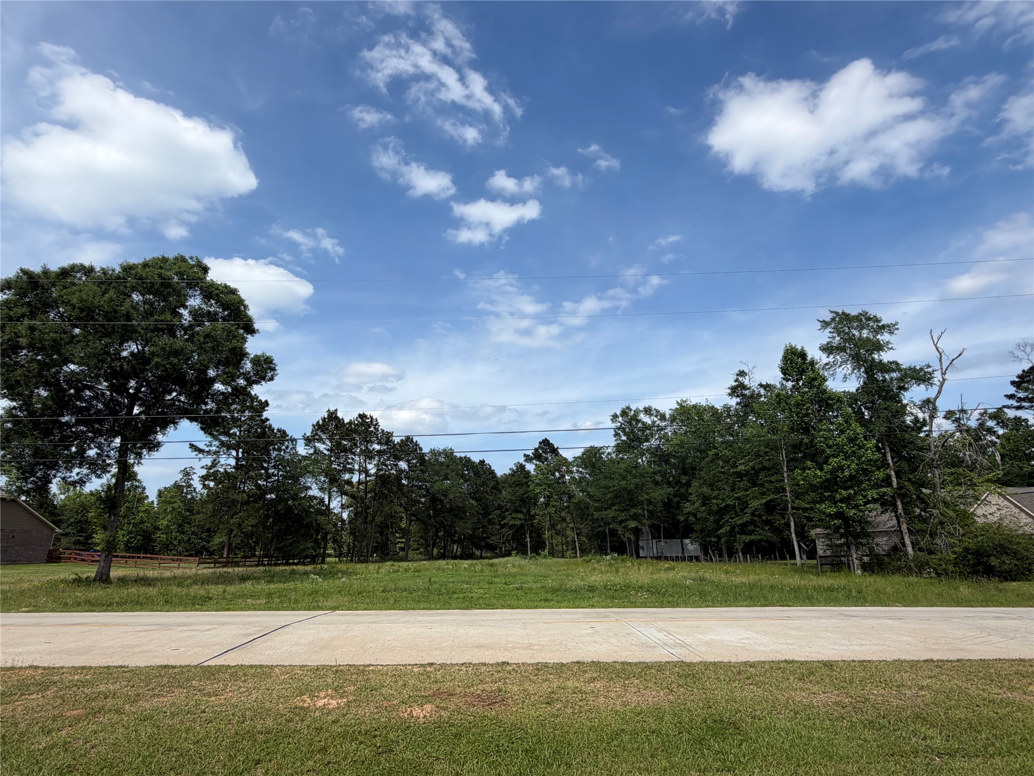 6218 Rolling Hills Road Conroe, TX 77303 - Photo 3 of 12