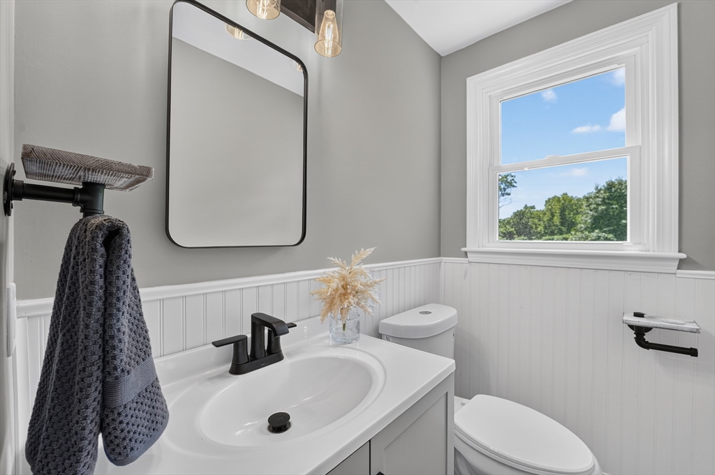 128 Providence Road Grafton, MA 01519 - Photo 11 of 34