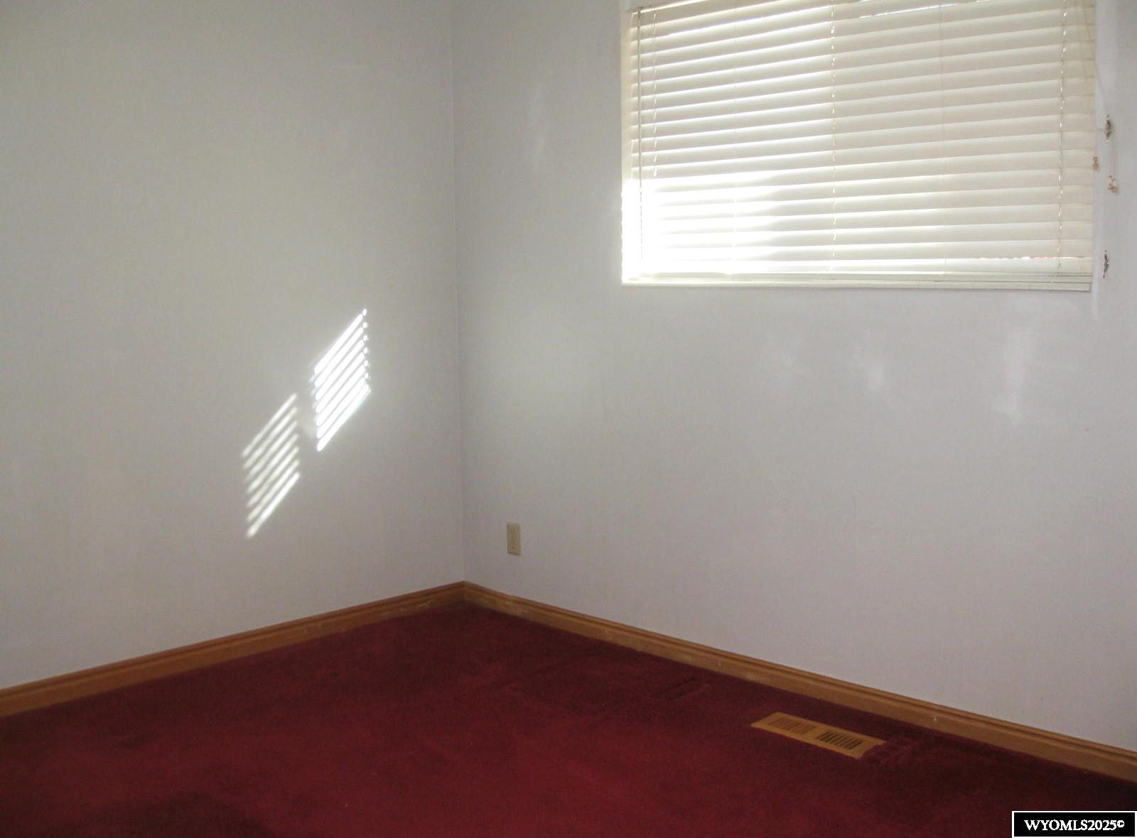 113 Butterfield Road Evanston, WY 82930 - Photo 5 of 21