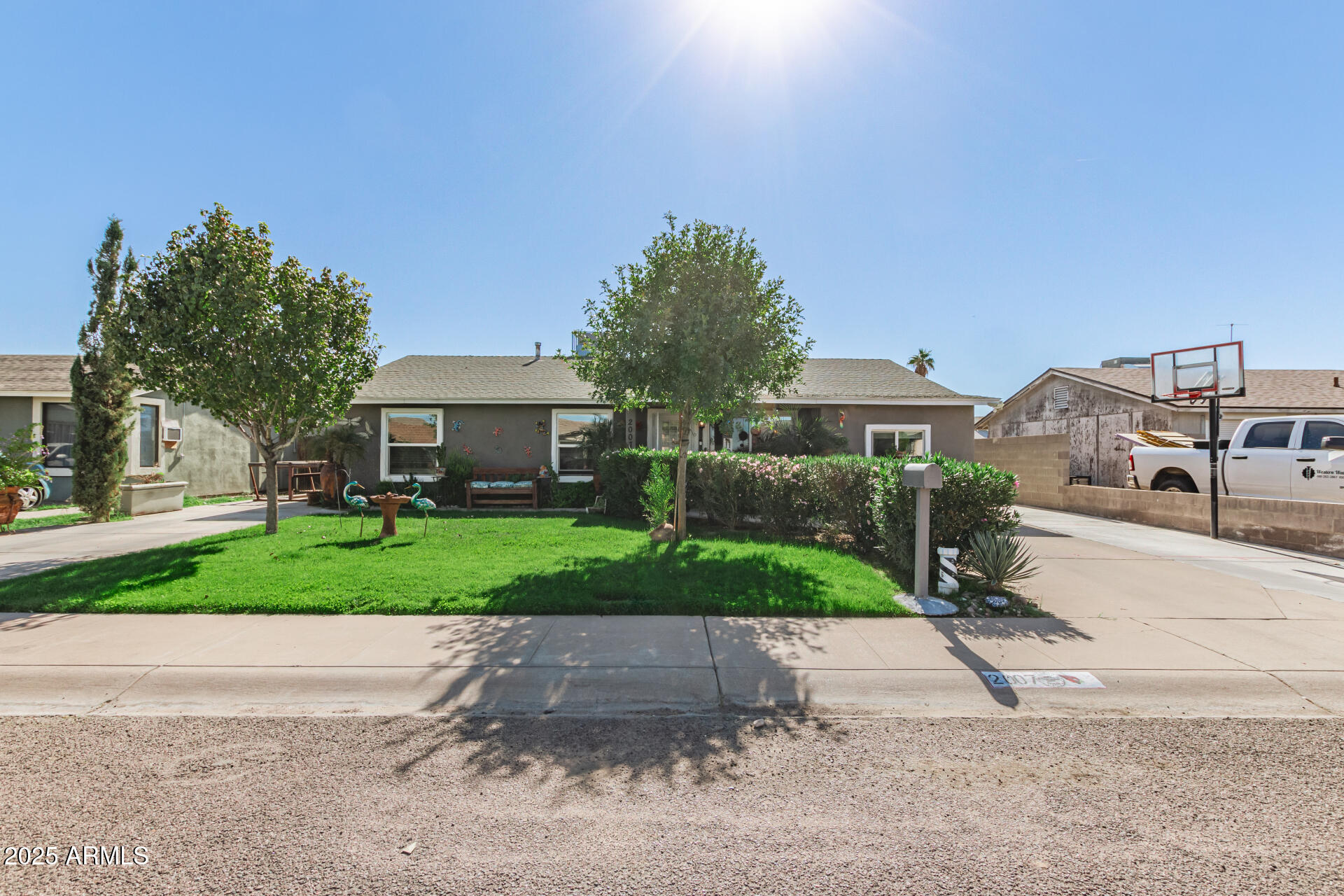 2007 West Chipman Road Phoenix, AZ 85041 - Photo 5 of 37 01-Chipman