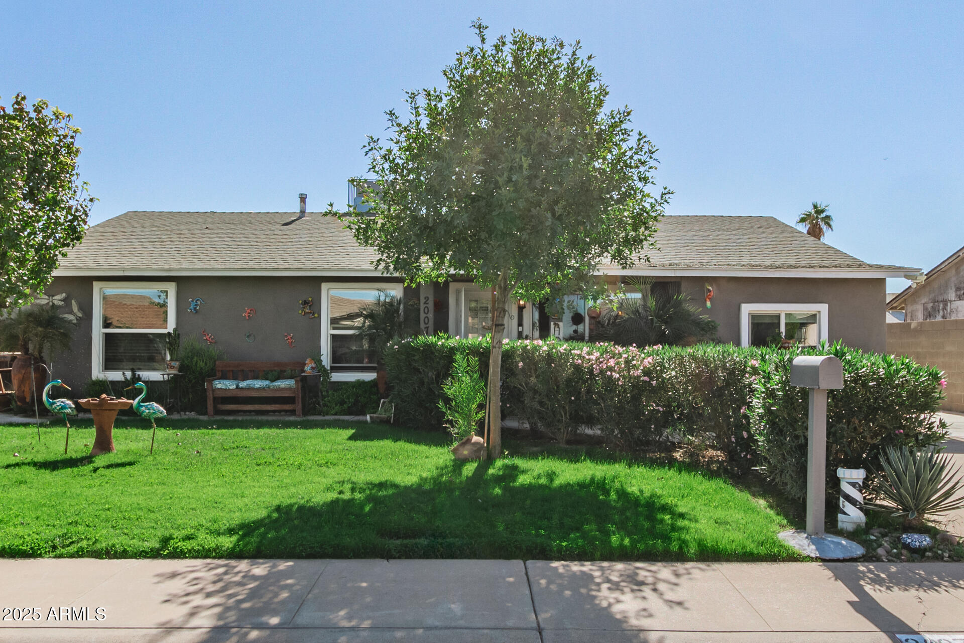 2007 West Chipman Road Phoenix, AZ 85041 - Photo 6 of 37 02-Chipman