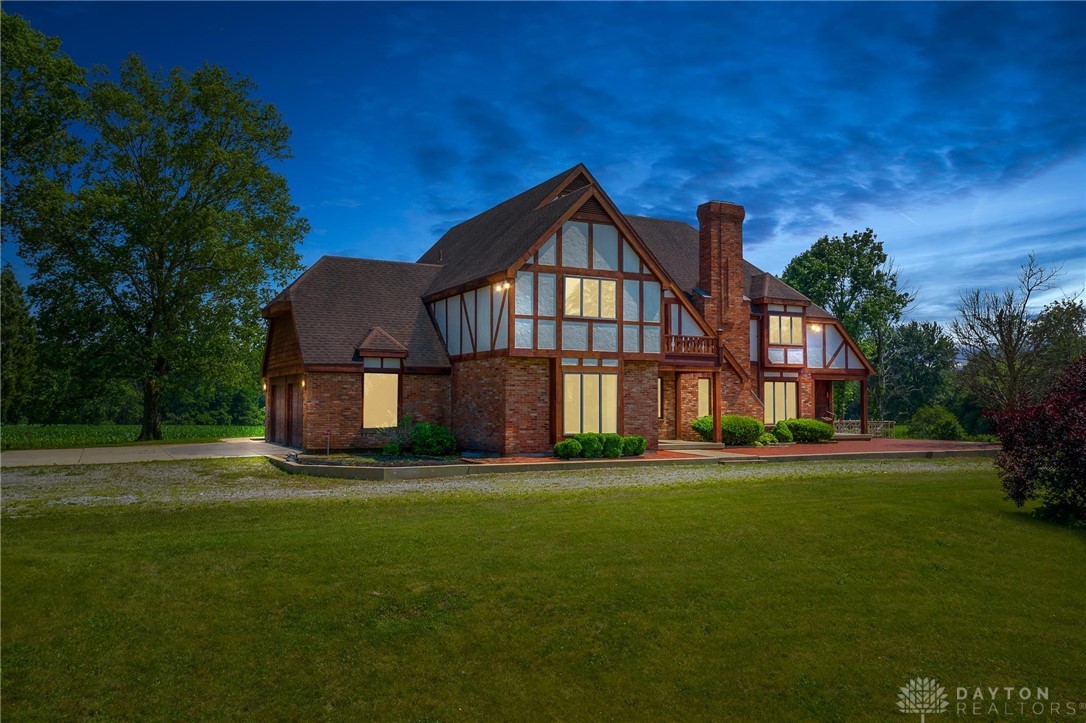 2076 Stevenson Road Xenia, OH 45385 - Photo 4 of 56