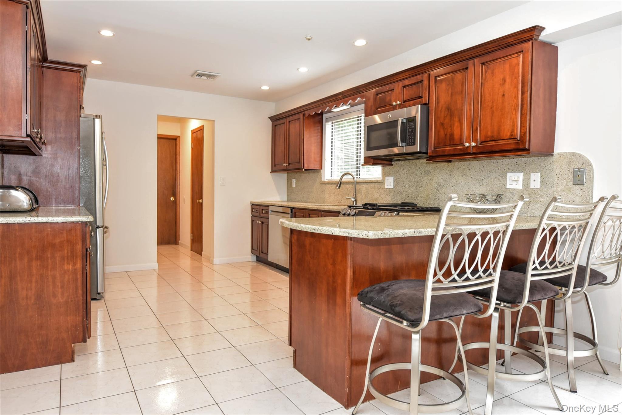 19 Church Road Monsey, NY 10952 - Photo 11 of 40 Breakfast bar