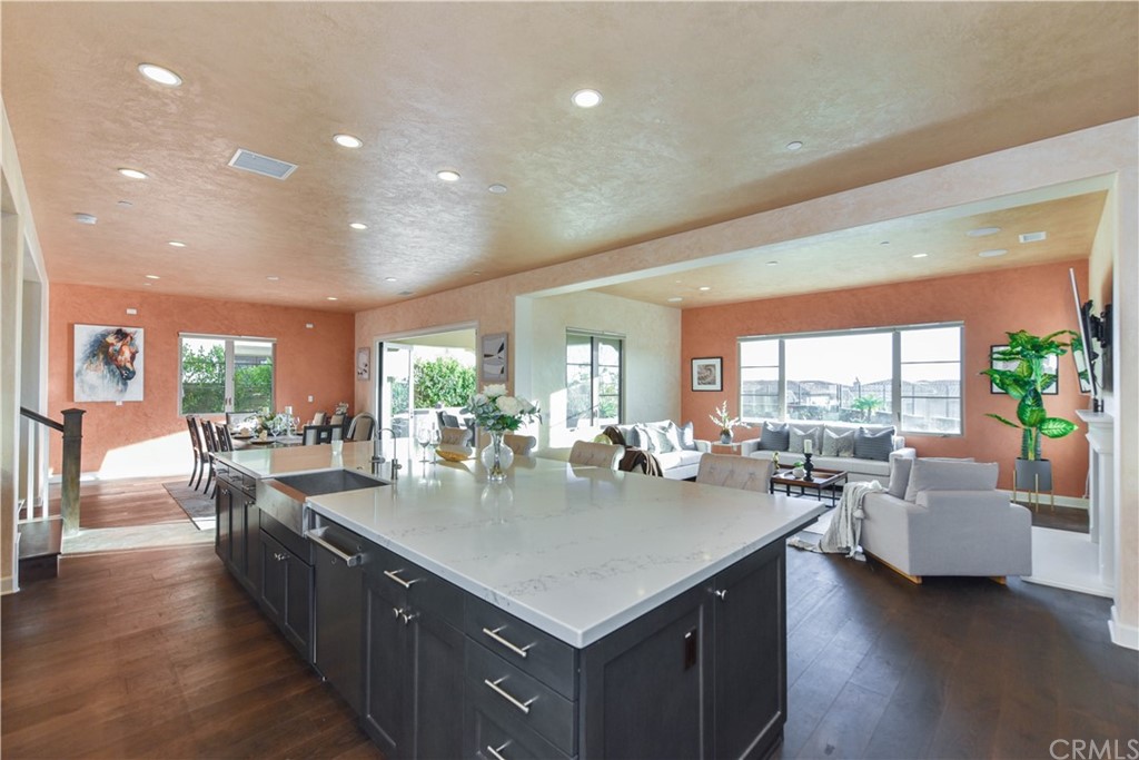 323 Via Pamplona San Clemente, CA 92672 - Photo 7 of 74 Kitchen