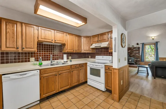 $409,000 | 23 Christmas Mountain Road, Intervale, NH 03845