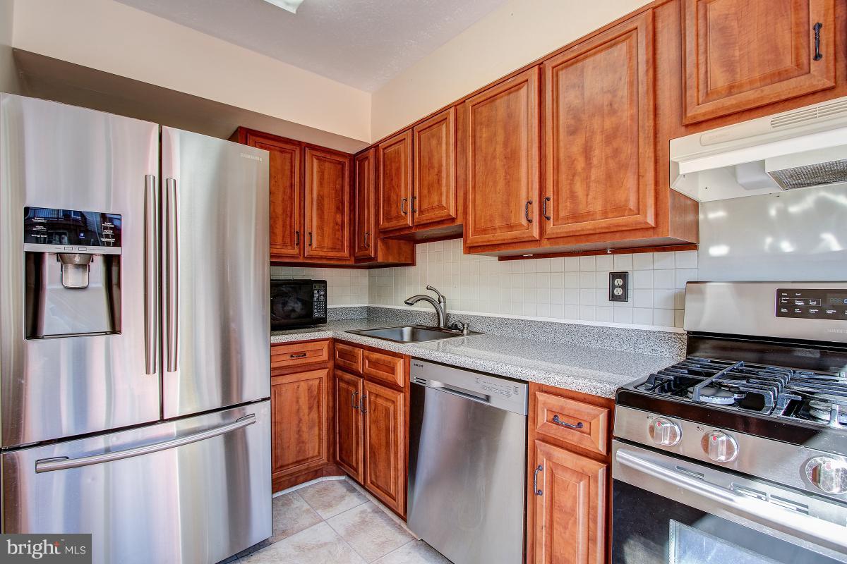 19 Perryfalls Place Baltimore, MD 21236 - Photo 12 of 30 Kitchen