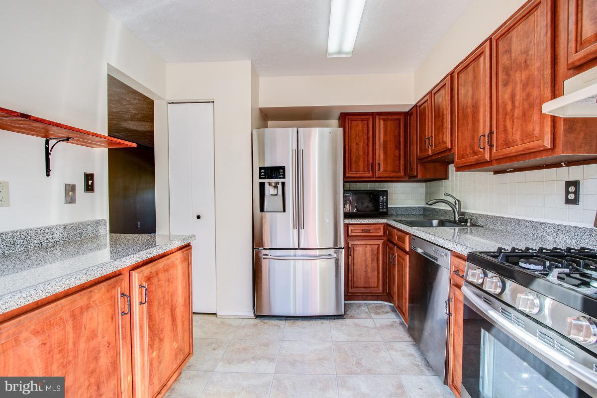 19 Perryfalls Place Baltimore, MD 21236 - Photo 13 of 30 Kitchen