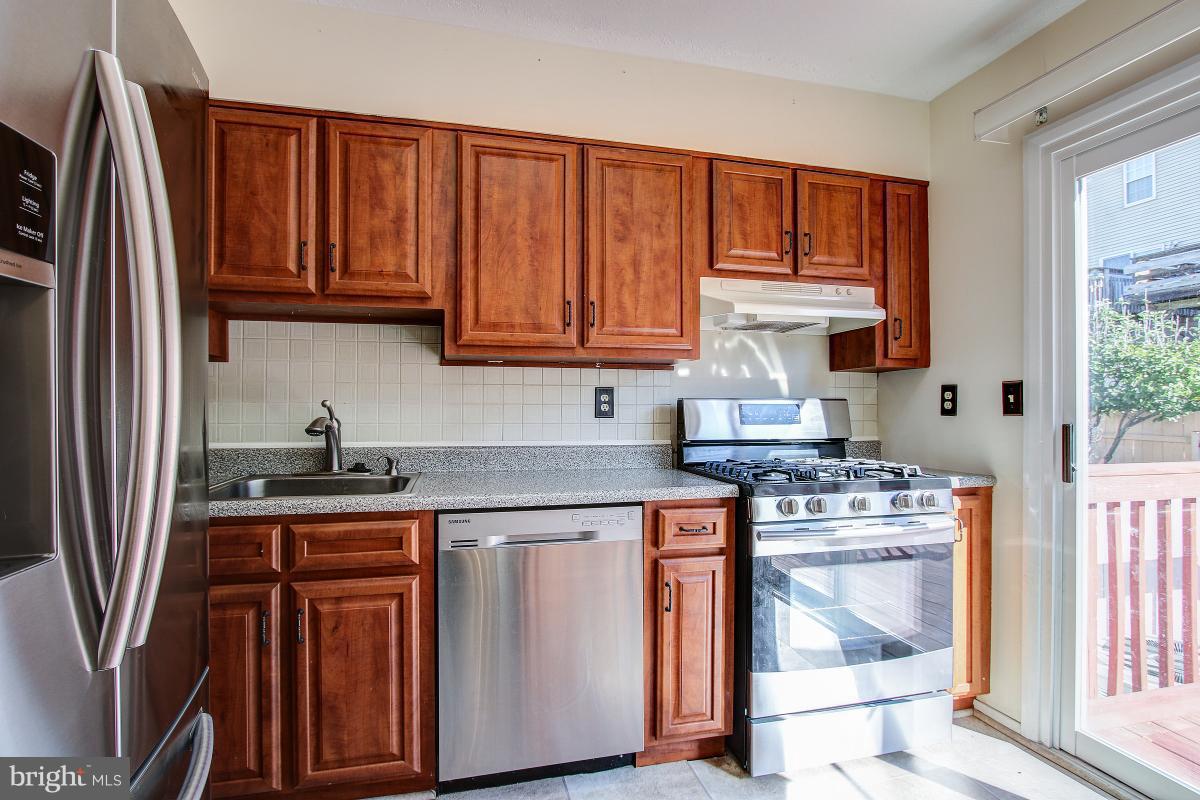 19 Perryfalls Place Baltimore, MD 21236 - Photo 10 of 30 Kitchen