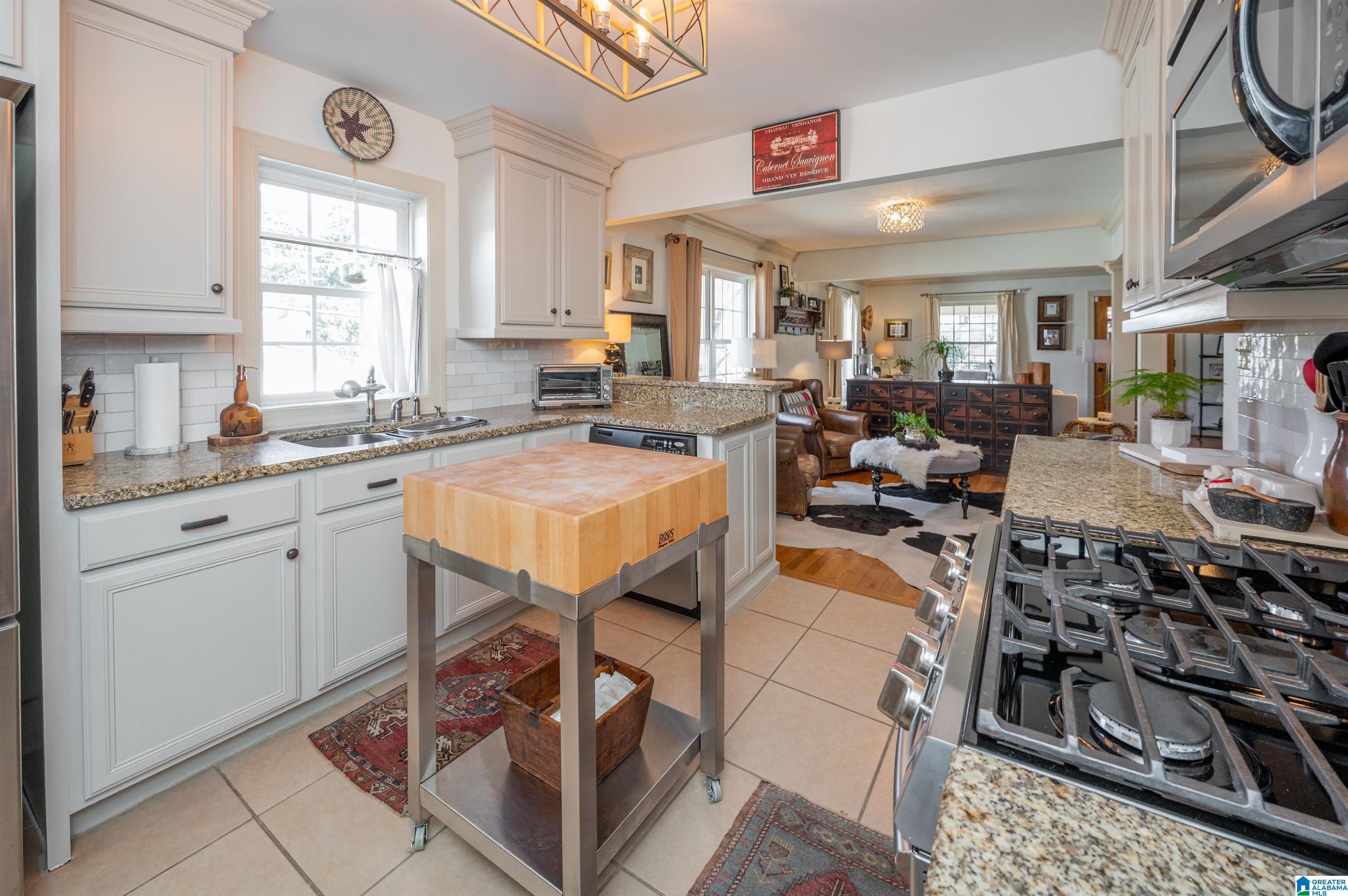 916 Highland Road Birmingham, AL 35209 - Photo 19 of 36