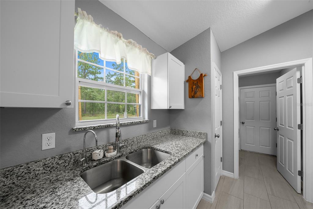 3306 Northwest Ridgewood Road Dunnellon, FL 34431 - Photo 5 of 30 Gallery Image 5