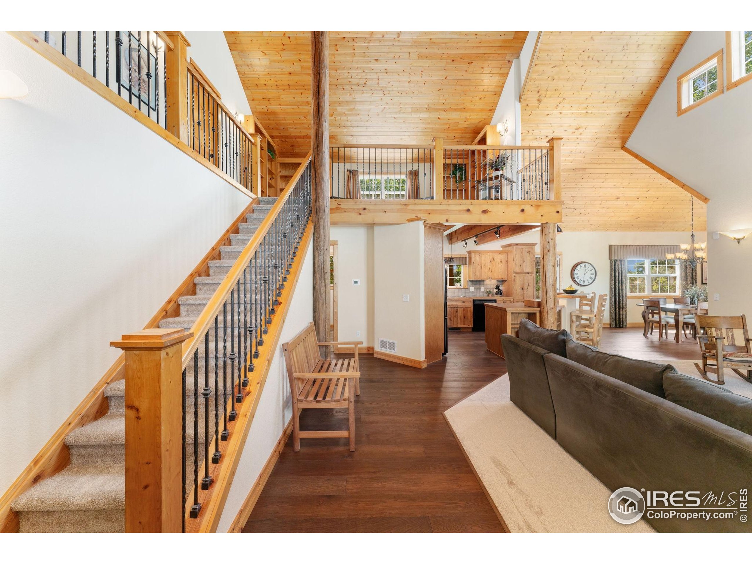 3302 Rinn Valley Drive Longmont, CO 80504 - Photo 4 of 45