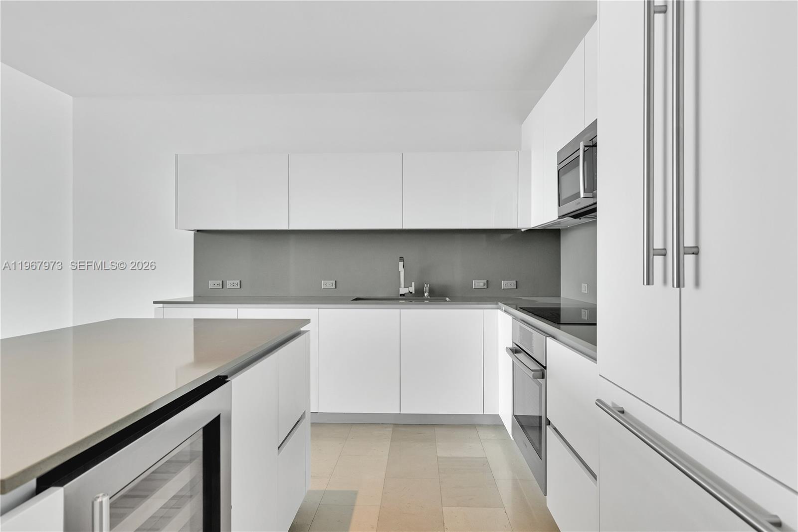 68 Southeast 6th Street, Unit 4110 Miami, FL 33131 - Photo 5 of 23