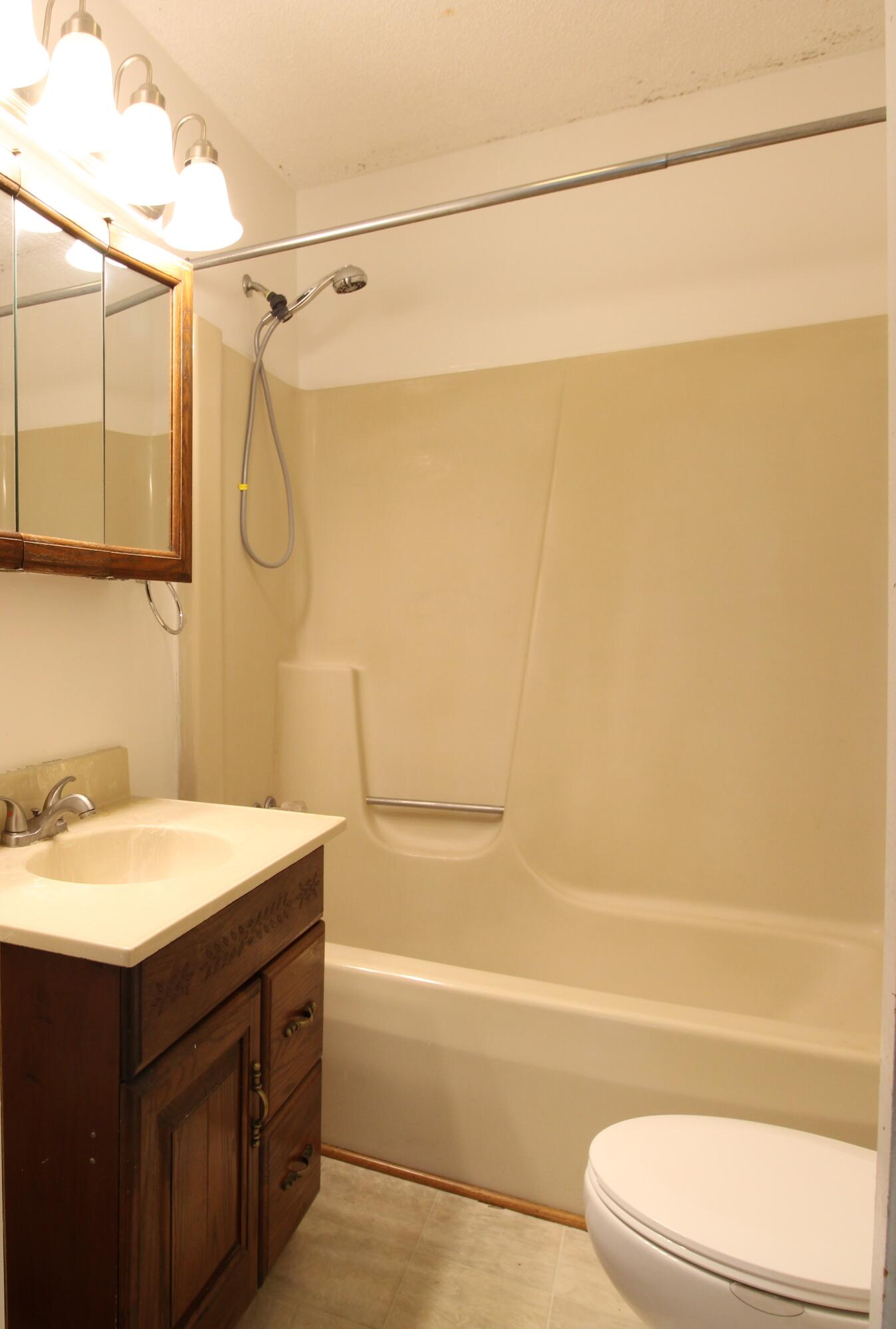 5898 South U Road East North Judson, IN 46366 - Photo 5 of 12 1348x2000